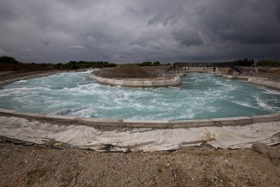 10-08-17broxbourne-water-flowing3.jpg