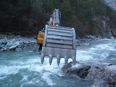 Siphon Guil casse du bloc béton.jpg
