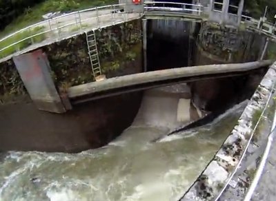 Entrée du monde merdique: