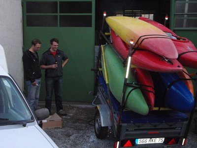 remorque en cours de réparation