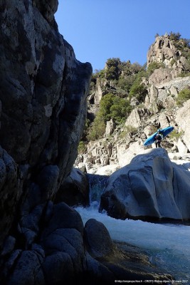 Aval, glissière le 30/3/17 (Crédits: CREPS Vallon-Pont-d'Arc)