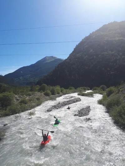 A l'aval du Pont de la D902, il faut choisir le bon bras.