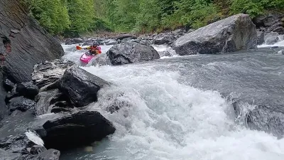 Un des passages sympa au début du parcours. 50 cm à l'échelle de samoens 