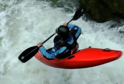 portages faciles, navette a pied 2h sur un ptit chemin qui suit tout au long du riviere