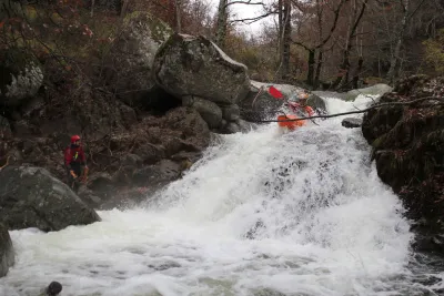 Tal sur le seuil avec le bloc à l'arrivée