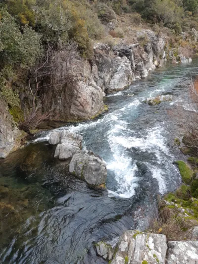 Un des rapides du canyon de départ, par faible débit. C'est la seule partie intéressante si le débit est faible