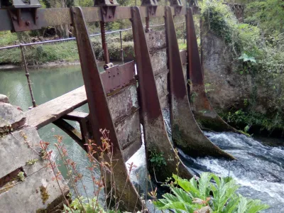Les portes du barrage, on peut descendre dans l'eau et remonter.