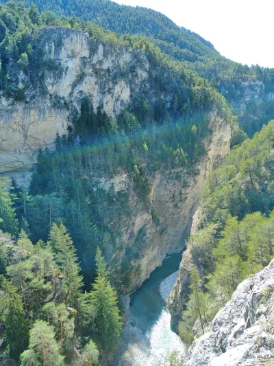 vue de la rivière depuis le pont du diable 