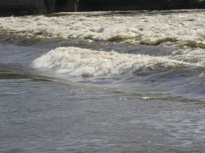 La vague avec 1,23 à l'échelle d'Agen et 2,36 à celle de Villeneuve sur Lot.