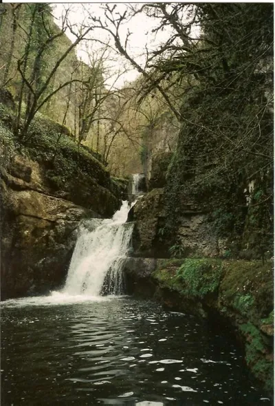 Sortie du Moulin du Saut par basses-eaux .