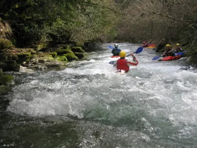 eau limpide, végétation luxuriante...et cadre exceptionnel (cirque d'Archiane) font le charme de ce parcours!
