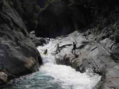 Beber dans un des passages magnifiques de ce parcours