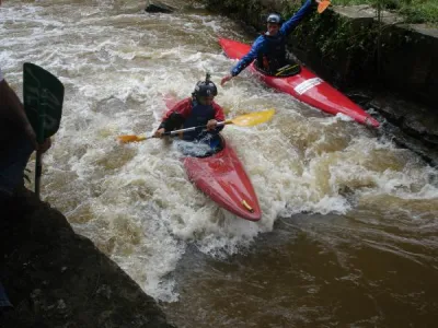 le rouleau avec beaucoup d'eau.