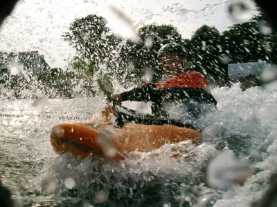 le surf a berder ca eclabousse