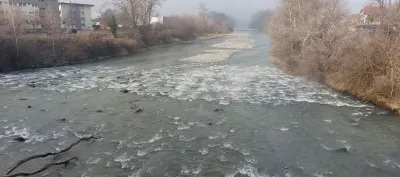 Cluse: seuil de la Sardagne fin janvier par faible niveau ( 6m3/s à la station de Sallanches)