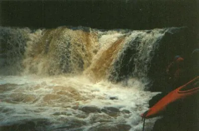 top end Falls (3.5m kayak plonge sous l'eau)