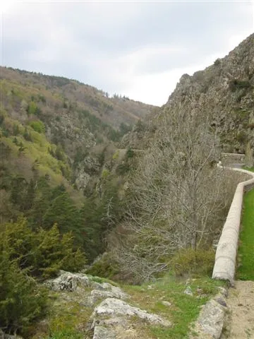 Les Gorges de l'Enfer vues de la route