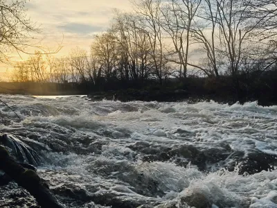 Vue sur le rapide " des cisailles" à Courpière, à 20mc