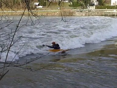 Gilles  - Rive gauche à 320 m3/s