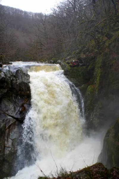 LE saut de la Virolle (13m3/s station vigicrue de Monceau)