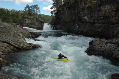 Dany engage "Little huka falls"