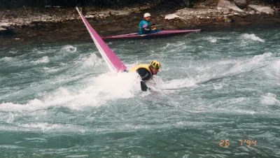Rider Sergeï du team "Construction Amateur" sur le best spot à soleil