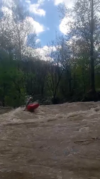 dans le train de grosses vagues