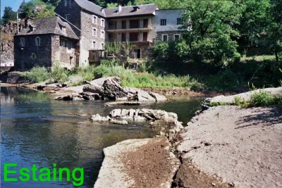 Estaing en pleine canicule (été 2003)
