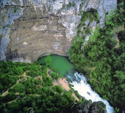 la source et l'infrant danger !
