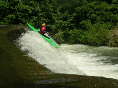 le second barrage sauté sur la pointe du V