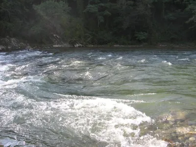vue d'ensemble de ce que peu etre le parcours avec ici la fontaine juste avant le drossage