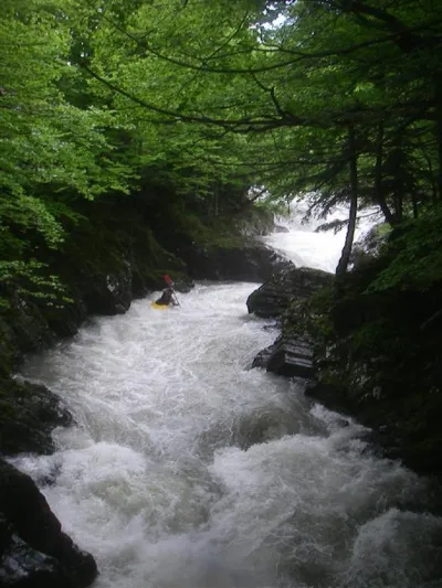 la deuxieme partie de la gorge à 90 à l'echelle. Ca envoie à ce niveau