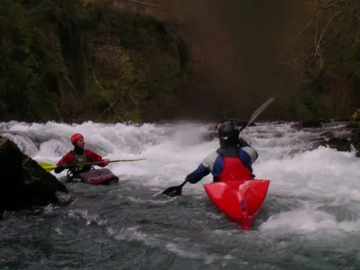 petit (4) puissant sur le Saison propice à toutes les disciplines de l'eau vive