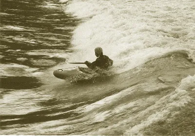 la vague de Goncelin se surfait déja dans les années 40 (46 plus exactement, juste après la guerre) comme l'atteste cette photo, et en topo en plus!!  