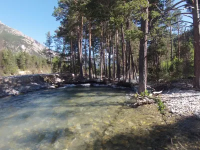 1er embâcle en milieu du parcours. Arrêt et portage impératif en rive gauche!!!