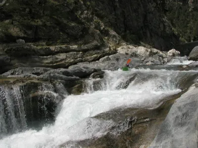 Triple chute