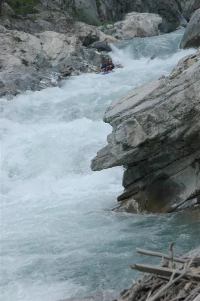 Patrick et Auré - entrée de la triple chute -Juin 2007 - Photo : Le Djé.