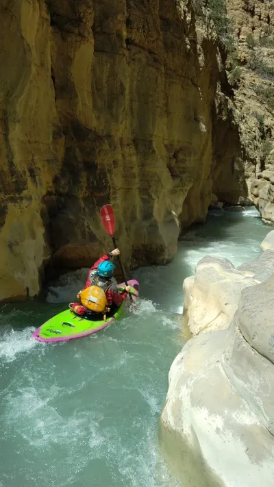 dans le milieu du canyon