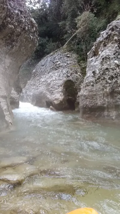 Début du canyon pour donner une idée de la largeur...