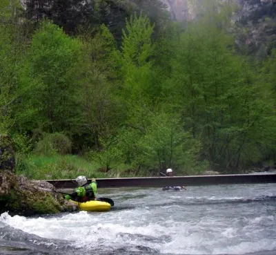 Attention aux passerelles submersibles.