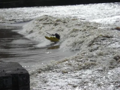 dimanche 04-03-07 ...
460M3
un rouleau qui stotch bien mais ou pas mal de figures de vagues sont encore possibles