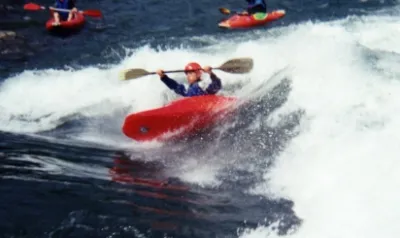 Tom en action sur la vague du flip flap