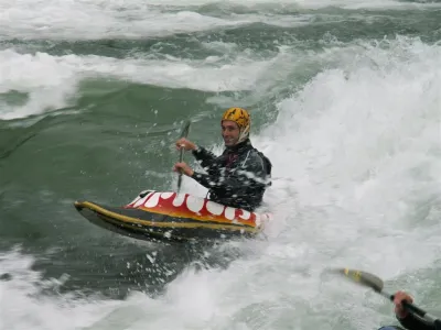 guiguirespod en surf au new FF, il à l'air heureux!!!