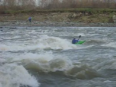 La vague du milieu pas moyen niveau (ça commence d'ailleur a être un gros niveau), Fwed s'envole en ollie!

