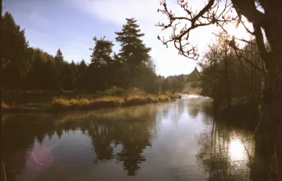 Le Lignon par calme matinée d'automne, un peu avant le barrage de Camp Joubert