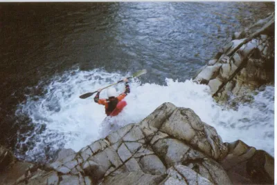 Julien la belette dans la chute 