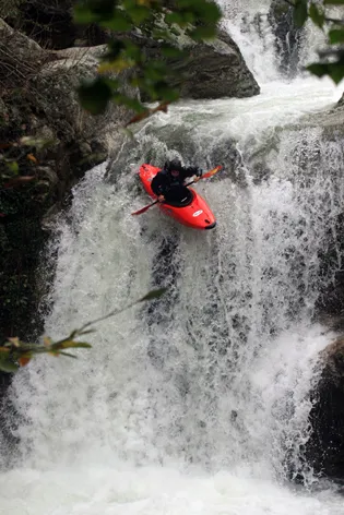 nico sur la chute du mas
photo :vincent krywdyk