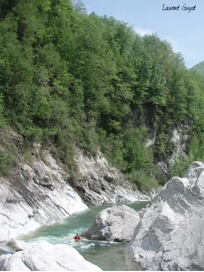 Paysage du Tessin sauvage.