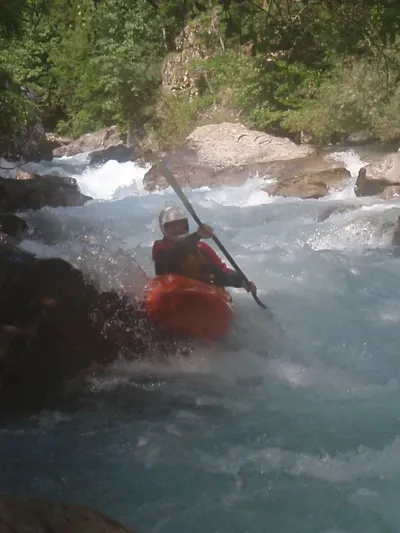 Ah j'oubliais, le rapide test dans la traversée du premier bois, un bon enchaînement en 4+ qui reste un ton en dessous de ce qui va suivre