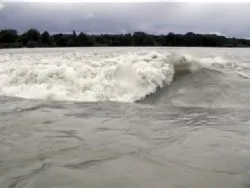 Le bras de droite par haut niveau (plus de 1200 m3/sec )